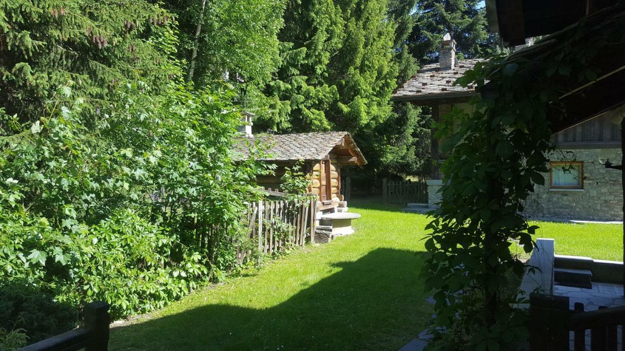 Chalet Blanc "Le Flocon" Курмайор Екстер'єр фото